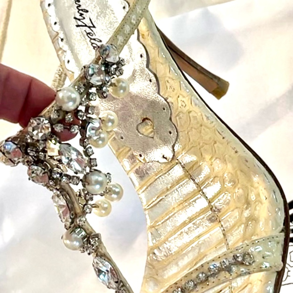 EUC Beverly Feldman Pearl & Crystal.Chic Heel,faux snake Silv/Gold,Sz7.5,fit 8M.